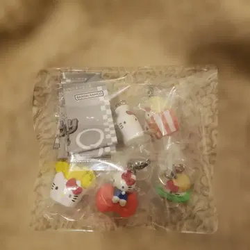 헬로키티 아메리칸 디자인 메지루시 액세서리 컴플리트