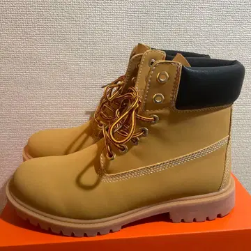 베이지 하이컷 워크 부츠