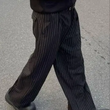 [ Chikashitsu + ] stripe tuck slacks 슬랙스