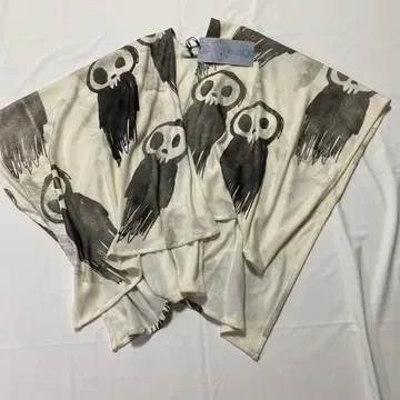 시메온 페라 스컬 프린트 숄