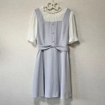 LODISPOTTO 라이트 그레이 반팔 무릎 기장 원피스