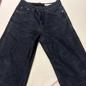 ZARA 블랙 스트레이트 데님 EUR36