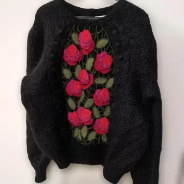 핸드니트 울 입체 모티브 스웨터 손뜨개질 빈티지풍 꽃무늬 자수