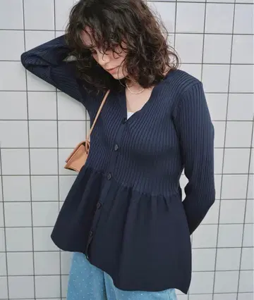 앞뒤 2way 페플럼 니트탑 (네이비)