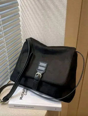 블랙 숄더백 스웨이드풍 캐주얼 엘레강트 가을 겨울 코디