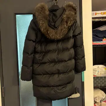 블랙 다운 자켓 후드 부착