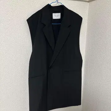 PUBLIC TOKYO 블랙 슬리브리스 자켓 02