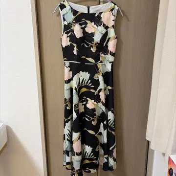 플라워 프린트 슬리브리스 원피스