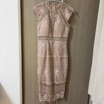 JEAN MACLEAN 베이지 레이스 타이트 드레스