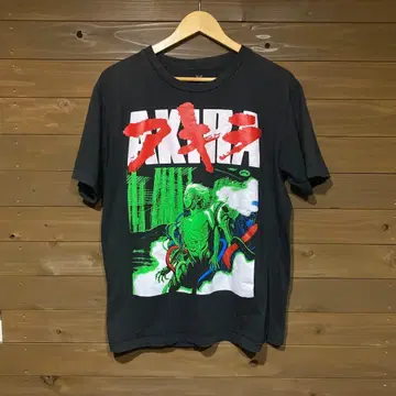 AKIRA 그래픽 T셔츠 블랙