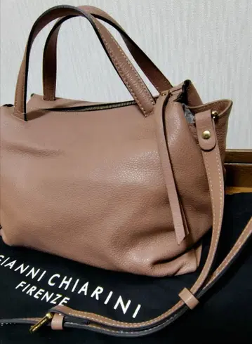 지아니 키아리니 GIANNI CHIARINI 오리가미 M 핑크 베이지