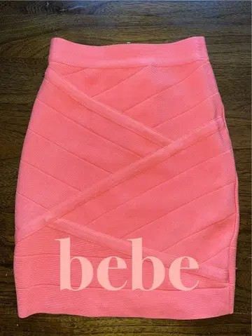 새상품 bebe 코랄 핑크 타이트 스커트