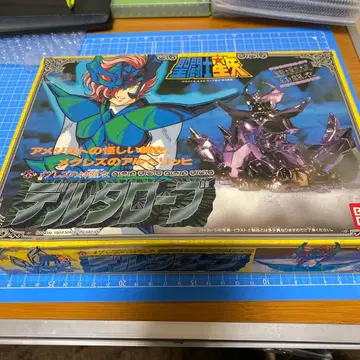 세인트 세이야 성투사 성의 대계 델타 로브 피규어