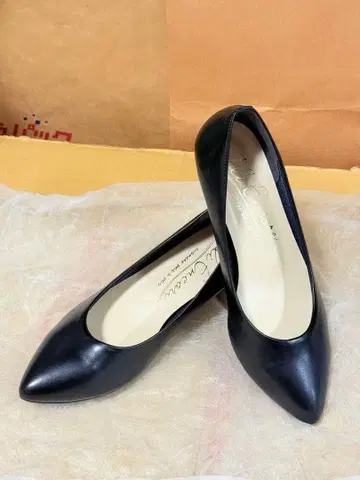 블랙 가죽 스틸레토 펌프스