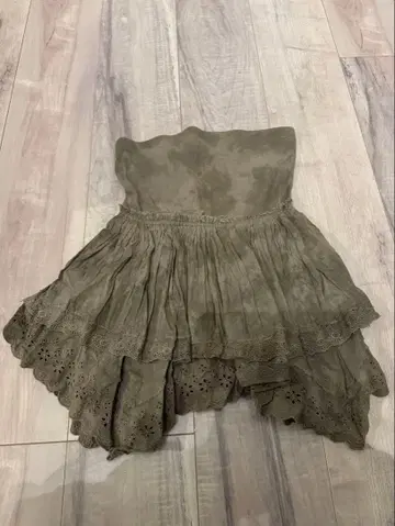 어반 아웃피터스 튜브탑