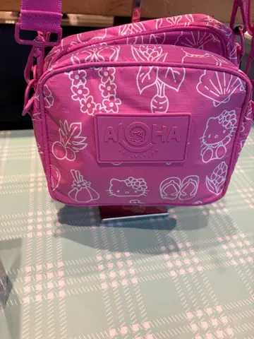 알로하 컬렉션 헬로키티 면세점 DFS 하와이 한정판 숄더백