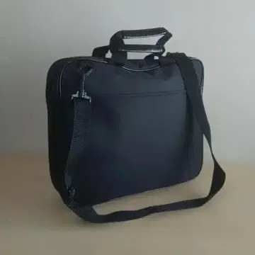 비즈니스 백 숄더 스트랩 포함