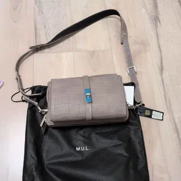 M.U.L. 크로커다일풍 그레이 숄더백 엠유엘
