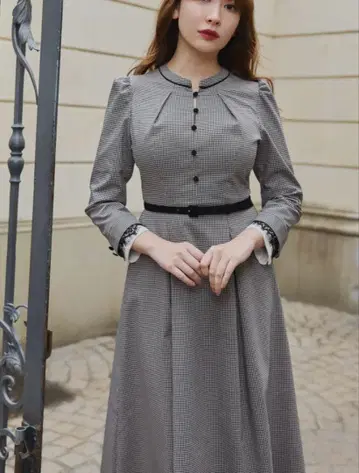 클래식 모노크롬 체크 미디 드레스 S 사이즈