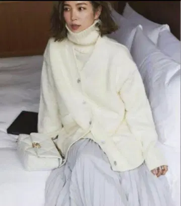 세븐텐 버튼 가디건 터틀넥 M 사이즈