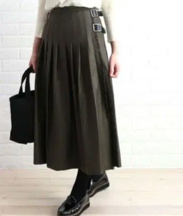 오닐 오브 더블린 플리츠 랩스커트 로우웨스트