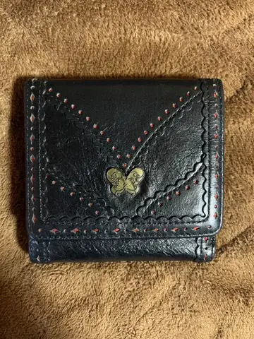 안나수이 블랙 3단 폴더형 지갑