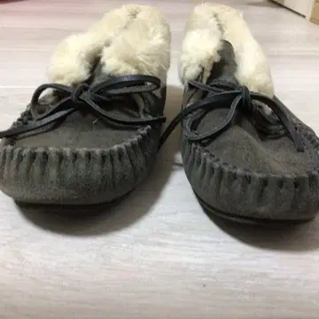그레이 스웨이드 모카신 신발