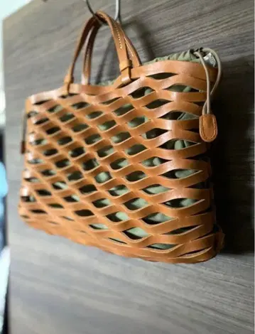 정가 35200엔 일점물 가죽백 TEHA'AMANA 가죽백