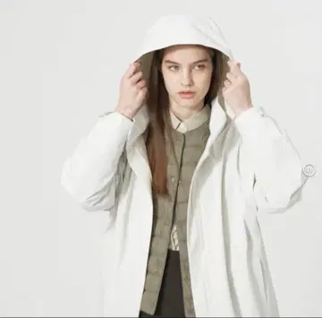 유니클로 블록테크 하프 코트 화이트