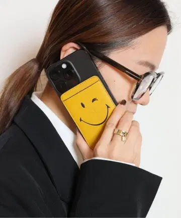 [ ANYA HINDMARCH ] MagSafe WINK 카드 케이스