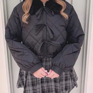 evelyn 리본 퍼 숏 다운