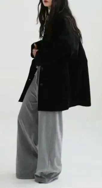 새상품 aere eco suede 하프 코트 블랙 아