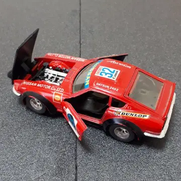 Nissan Datsun 240Z 미니카 스페어 타이어가 없습니다.