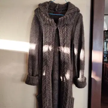 후드 부착 케이블 짜임 롱 코트