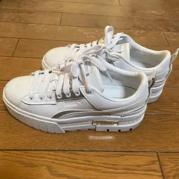 Puma 화이트 통굽 스니커즈