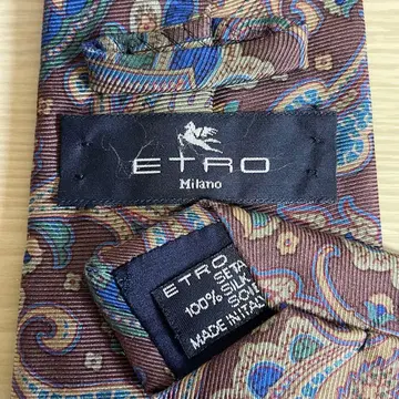 에트로 넥타이