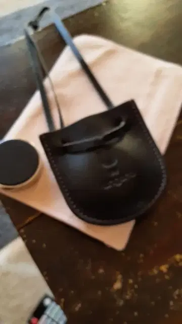 블랙 가죽 키 크로셰