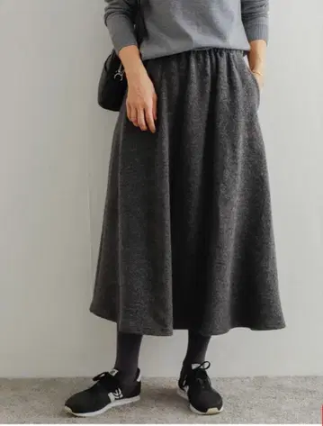 어반 리서치 도어스 울 혼방 컷 스커트