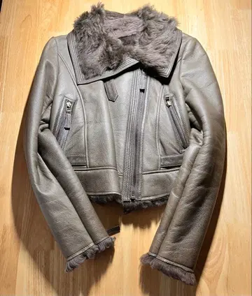 무스탕 자켓 연한 브라운