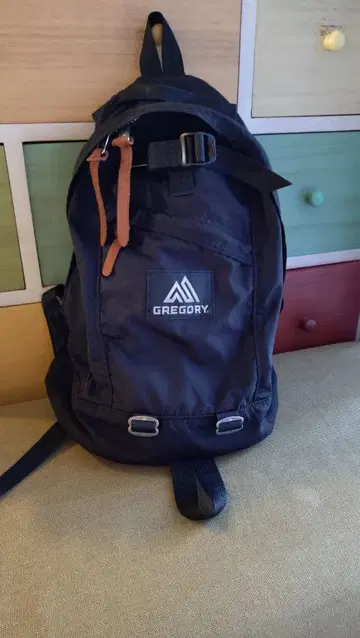 GREGORY 블랙 백팩 슬림 디자인
