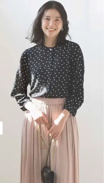 쿠미쿄쿠 도트 블라우스