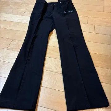 이타리야 블랙 플레어 팬츠 자수