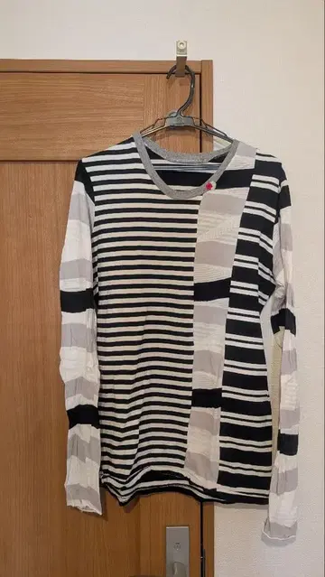 프란시스트모크스 긴팔 티셔츠