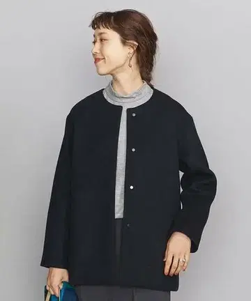 새상품 UNITED ARROWS 비버 노카라 숏코트