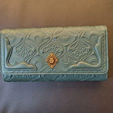 ANNA SUI 엠보싱 가공 그린 장지갑
