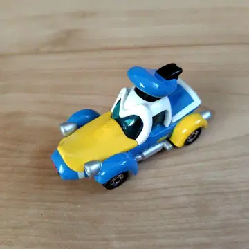 디즈니 토미카 도날드의 레이싱카