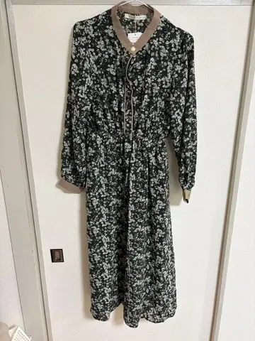 Ray Cassin 레이 카즌 꽃무늬 그린 계열 원피스 Free 사이즈