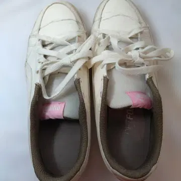 Puma 화이트 스니커즈