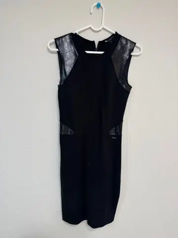 [ 새상품 ] 블랙 슬리브리스 드레스 AIX 아르마니 익스체인지