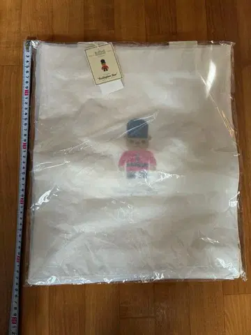 Buckingham Bear 토트백